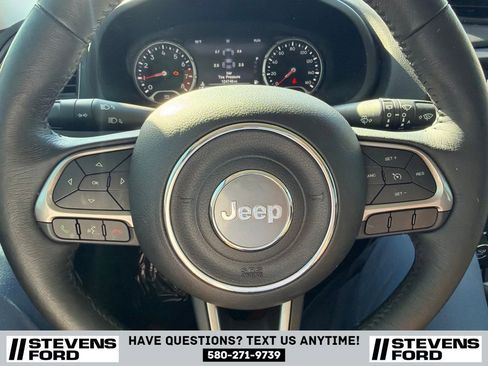 Used 2022 Jeep Renegade Latitude w/ Convenience Group AWD/4WD image 22