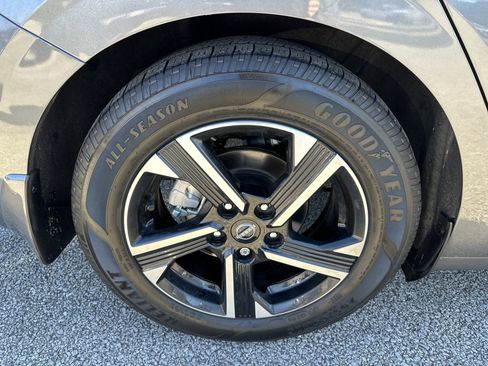 Used 2024 Nissan Sentra SV image 17