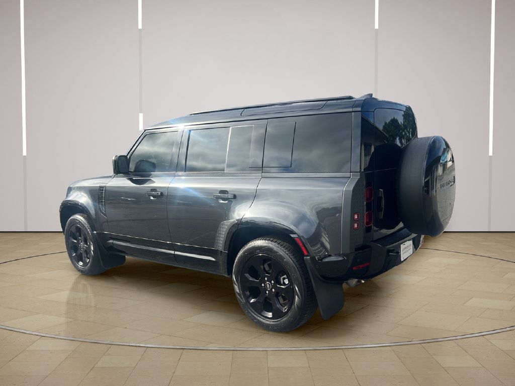 Used 2025 Land Rover Defender 110 X-Dynamic SE AWD/4WD image 3