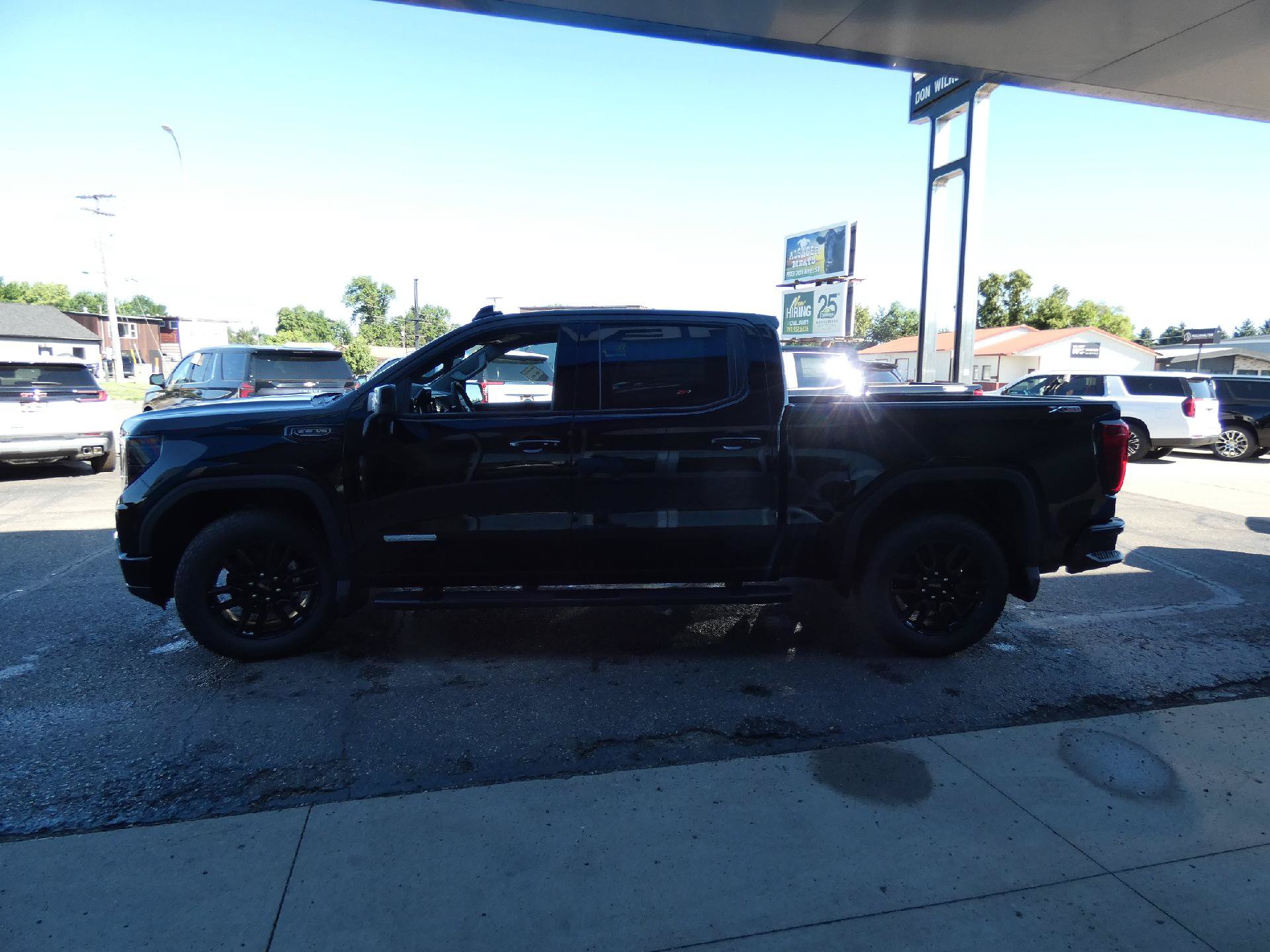 New 2026 GMC Sierra 1500 Elevation w/ Elevation Premium Package AWD/4WD image 10