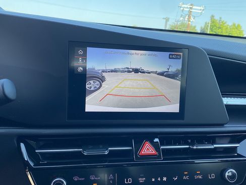 New 2026 Kia Niro LX FWD image 16