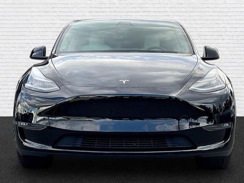 Used 2021 Tesla Model Y 2WD image 2