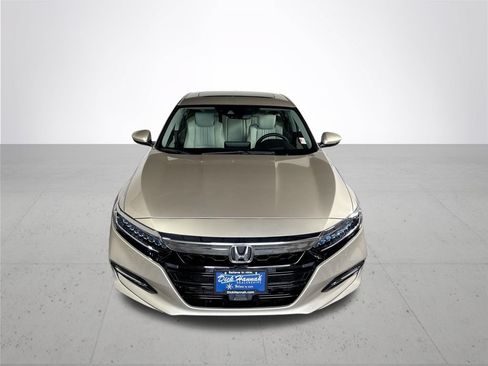 Used 2019 Honda Accord Touring image 3