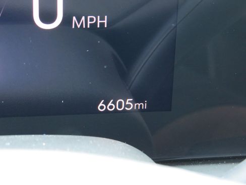 Certified 2025 Buick Encore GX Avenir w/ Avenir Technology Package image 22