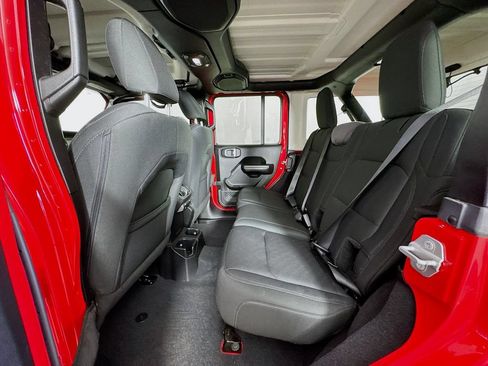 Used 2018 Jeep Wrangler Unlimited Sport S AWD/4WD image 24