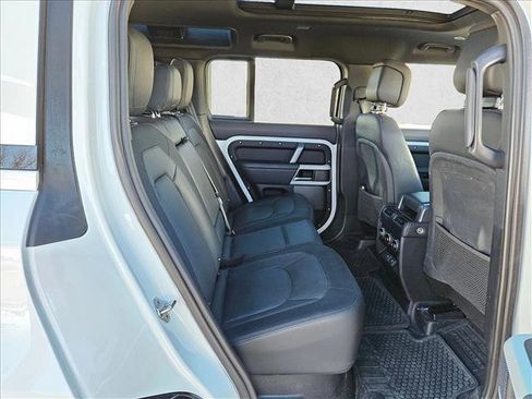 Used 2024 Land Rover Defender 110 X-Dynamic SE image 20