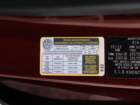 Used 2023 Kia Carnival EX FWD image 39