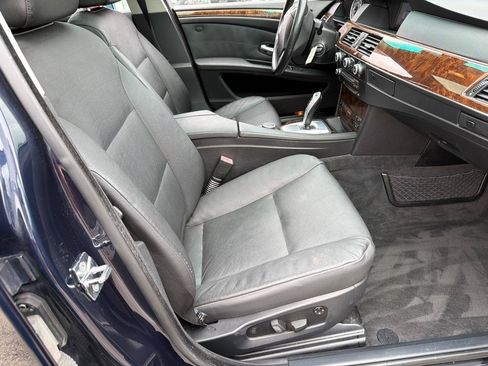 Used 2008 BMW 550i Sedan w/ Cold Weather Pkg RWD image 9