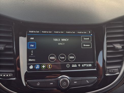 Certified 2019 Chevrolet Trax LT w/ Redline Edition FWD image 17
