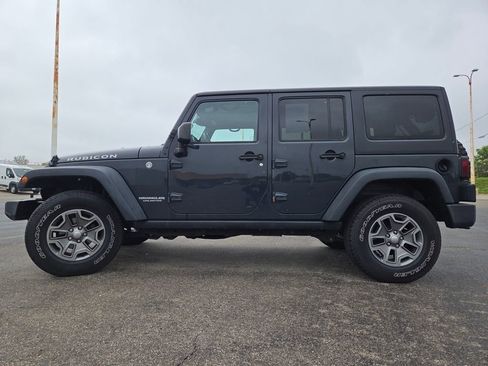 Used 2017 Jeep Wrangler Unlimited Rubicon w/ Connectivity Group AWD/4WD image 18