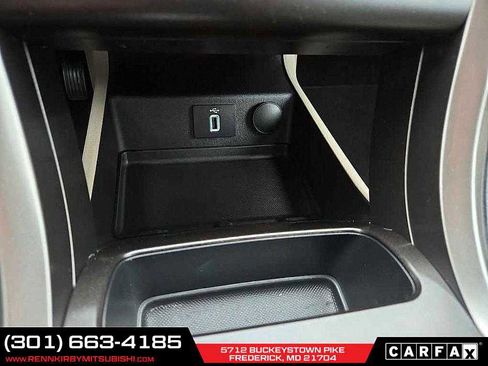 Used 2017 Ford Fusion SE w/ Fusion SE Technology Package image 25