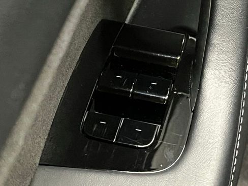 Used 2021 Tesla Model Y Long Range image 15