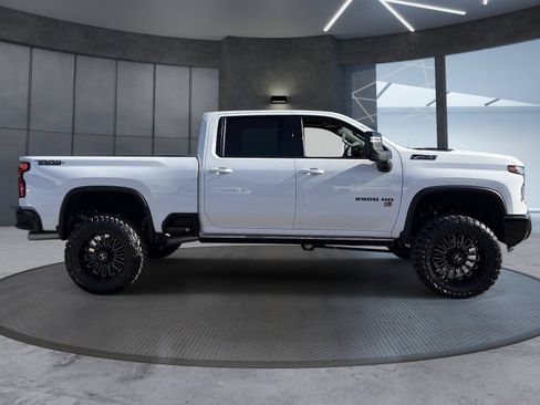 Used 2025 Chevrolet Silverado 2500 LTZ w/ Trail Boss Package AWD/4WD image 7