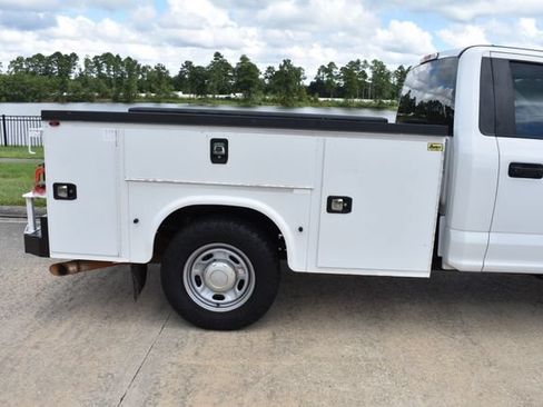 Used 2019 Ford F250 XL RWD image 4