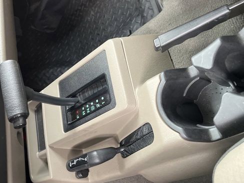 Used 2006 Jeep Wrangler Unlimited Rubicon image 53