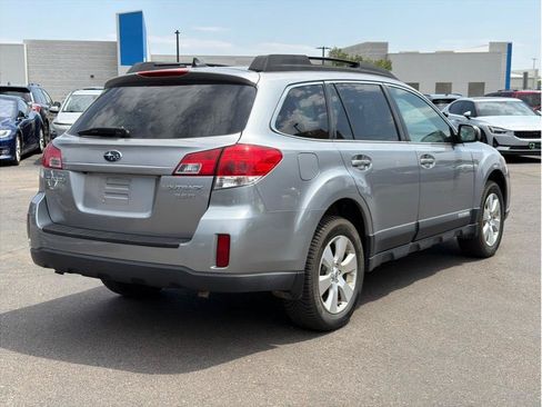 Used 2011 Subaru Outback 3.6R Limited AWD/4WD image 2