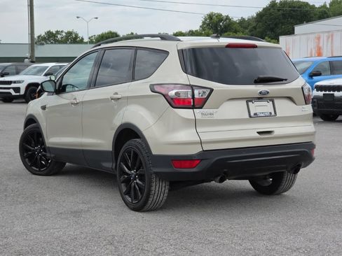 Used 2017 Ford Escape SE w/ Equipment Group 201A FWD image 5