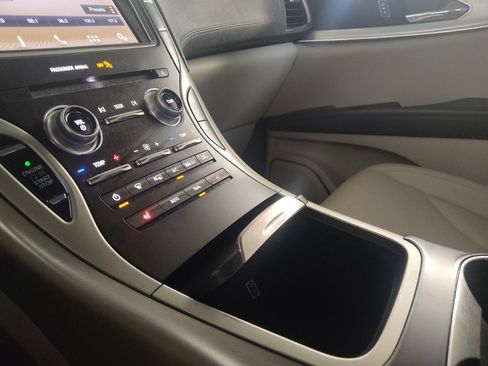 Used 2019 Lincoln Nautilus FWD image 26