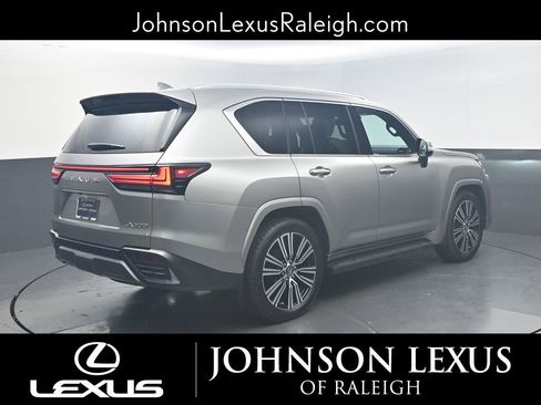 Used 2023 Lexus LX 600 4WD w/ Accessory Package (Z1) image 9