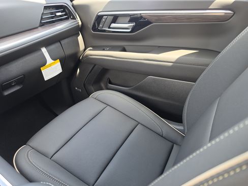 New 2026 Chevrolet Suburban Premier w/ Sun And Tow Package RWD image 23