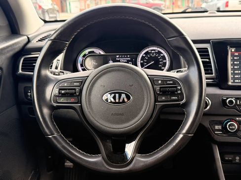 Used 2018 Kia Niro EX w/ EX Touring Graphite Edition FWD image 15