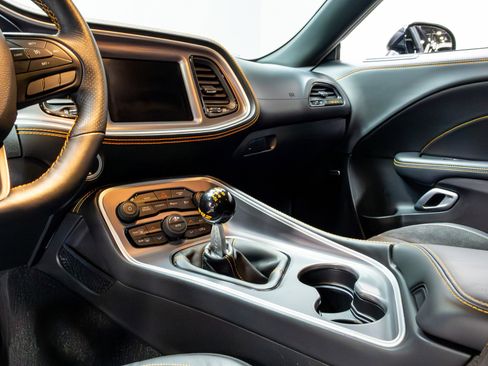 Used 2022 Dodge Challenger R/T Scat Pack RWD image 13
