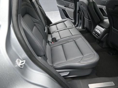 New 2025 Lincoln Nautilus Premier w/ Equipment Group 102A image 32