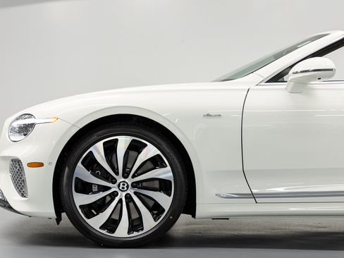 New 2026 Bentley Continental GTC AWD/4WD image 19