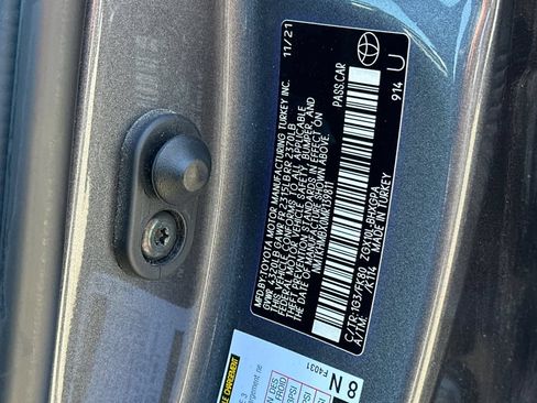 Used 2021 Toyota C-HR XLE FWD image 29