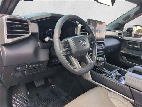Used 2025 Toyota Tundra Limited AWD/4WD image 11