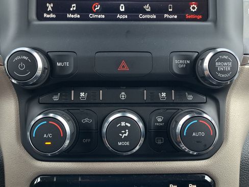 Used 2021 RAM 1500 Laramie AWD/4WD image 21