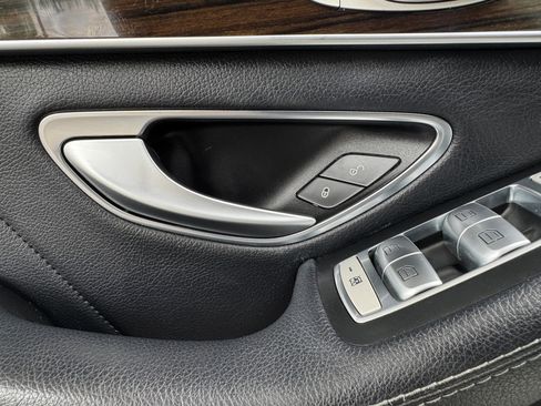 Used 2018 Mercedes-Benz C 300 Sedan image 41