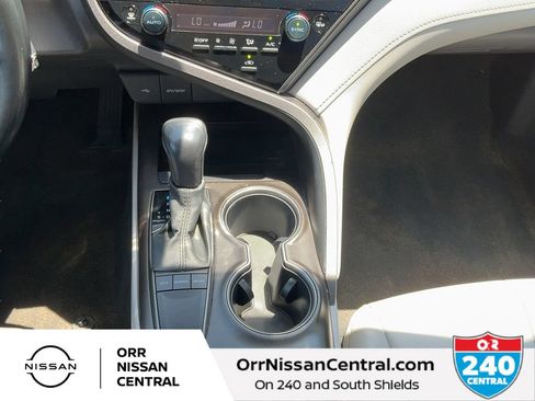 Used 2022 Toyota Camry SE FWD image 23