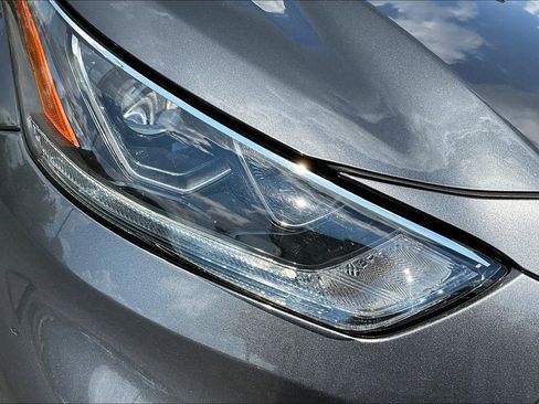 Used 2024 Toyota Highlander Limited image 29