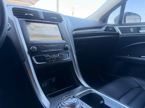 Used 2020 Ford Fusion SEL FWD image 22
