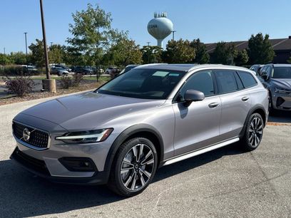 New 2026 Volvo V60 B5 Cross Country Ultra w/ Climate Package
