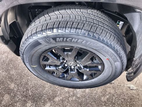 Used 2026 Nissan Frontier SV w/ All-Weather Content Package AWD/4WD image 10