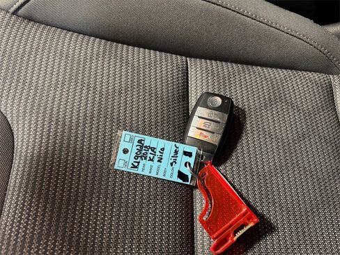 Certified 2018 Kia Niro LX image 32