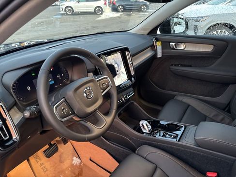 New 2026 Volvo XC40 B5 Plus w/ Protection Package Premier AWD/4WD image 19