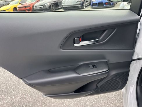 Used 2025 Toyota Prius XLE image 27