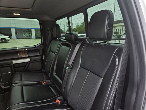 Used 2019 Ford F150 Lariat w/ Equipment Group 502A Luxury AWD/4WD image 29