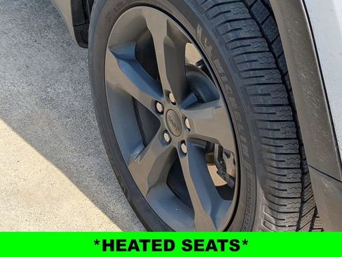 Used 2021 Jeep Grand Cherokee L Laredo image 12