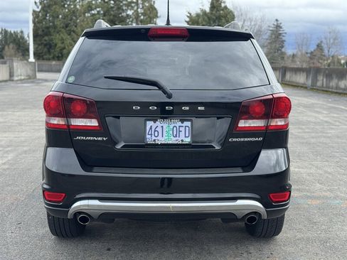 Used 2017 Dodge Journey Crossroad image 4