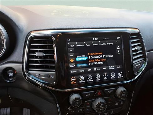 Used 2022 Jeep Grand Cherokee Laredo X image 18