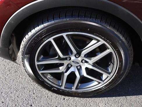 Used 2019 Ford Explorer Sport image 12