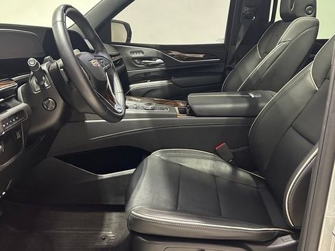 Used 2023 Cadillac Escalade Premium Luxury AWD/4WD image 9