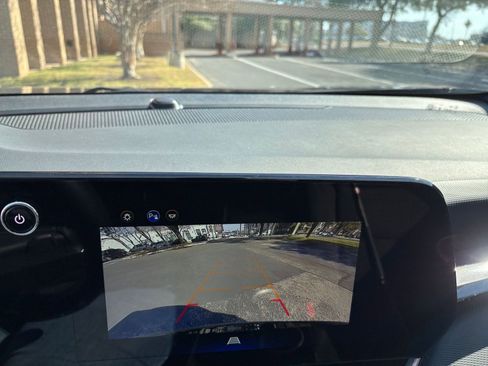 Used 2025 Chevrolet Equinox LT image 20