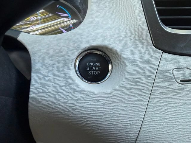 Used 2012 Toyota Sienna XLE FWD image 30