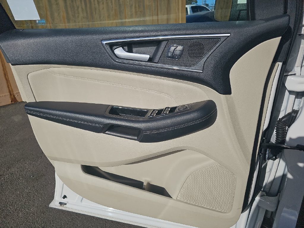 Used 2017 Ford Edge Titanium AWD/4WD image 28