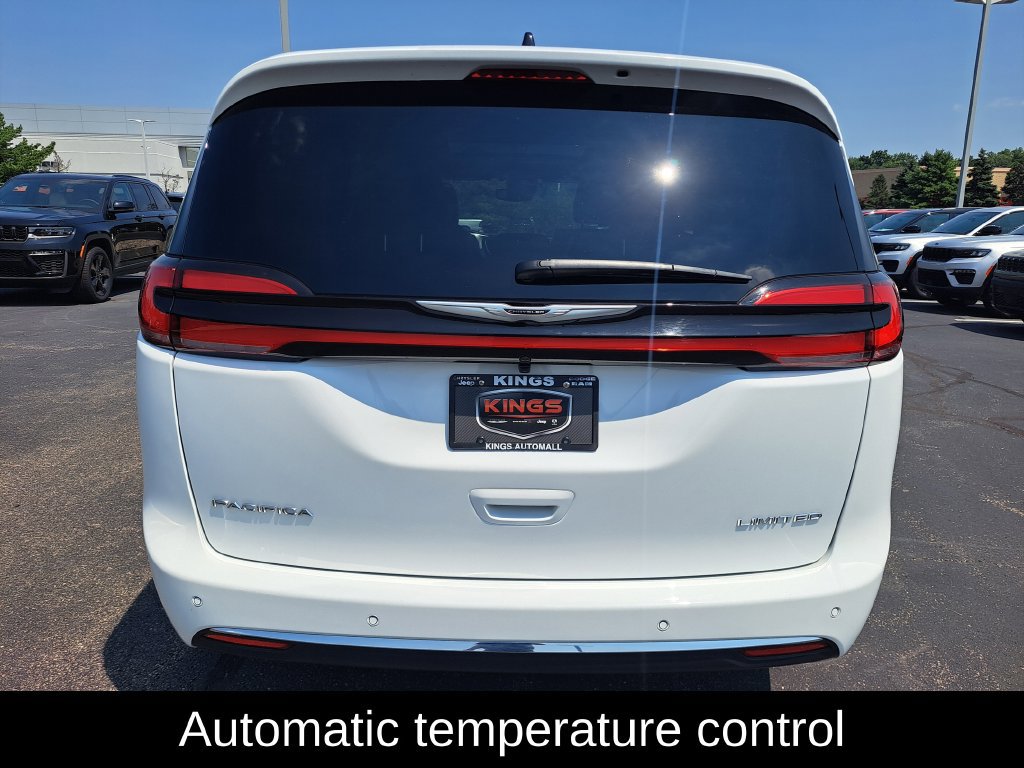Certified 2026 Chrysler Pacifica Limited FWD image 5